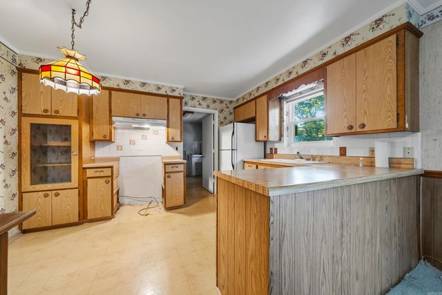 102 Dahlia St, Hot Springs, AR 71913