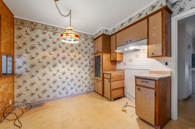 102 Dahlia St, Hot Springs, AR 71913
