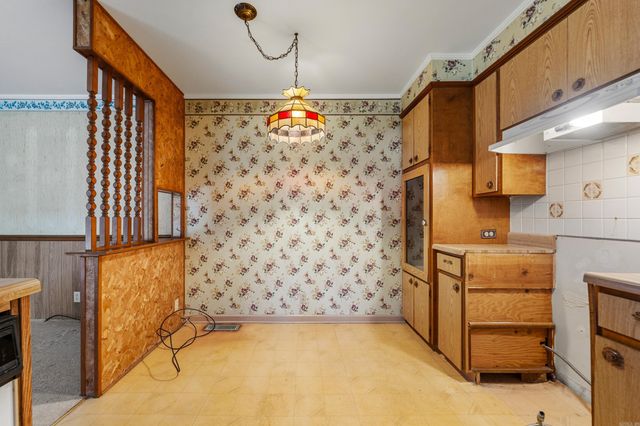 102 Dahlia St, Hot Springs, AR 71913