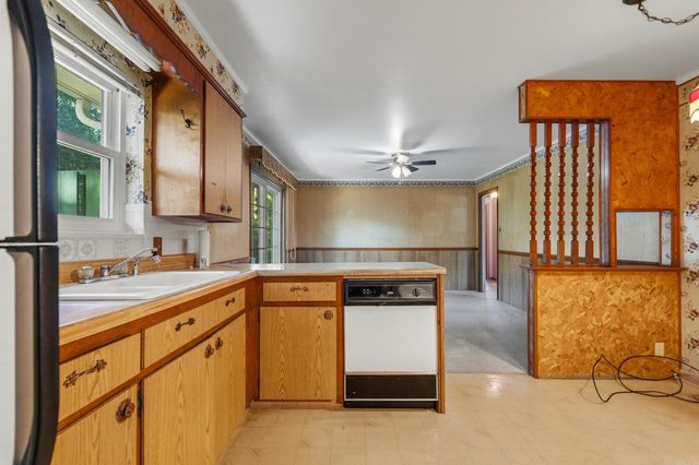 102 Dahlia St, Hot Springs, AR 71913