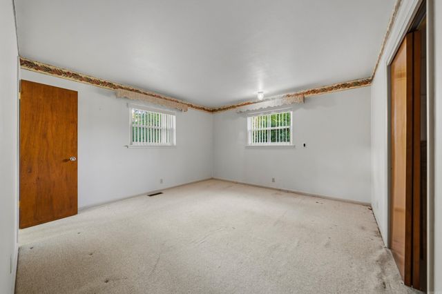 102 Dahlia St, Hot Springs, AR 71913