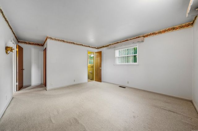 102 Dahlia St, Hot Springs, AR 71913