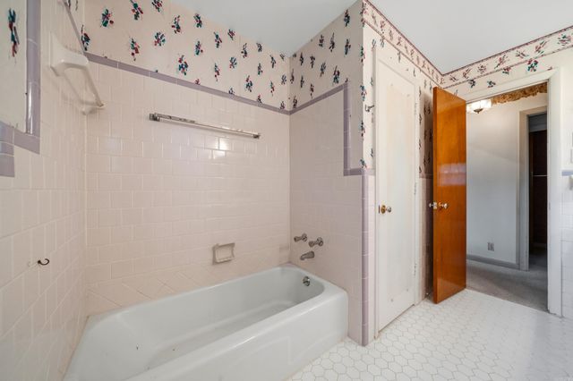102 Dahlia St, Hot Springs, AR 71913