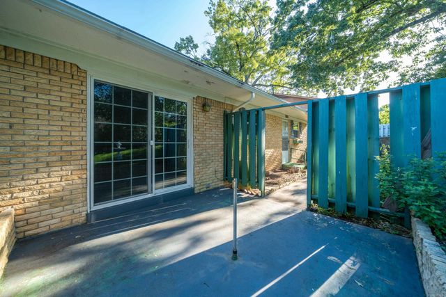 102 Dahlia St, Hot Springs, AR 71913