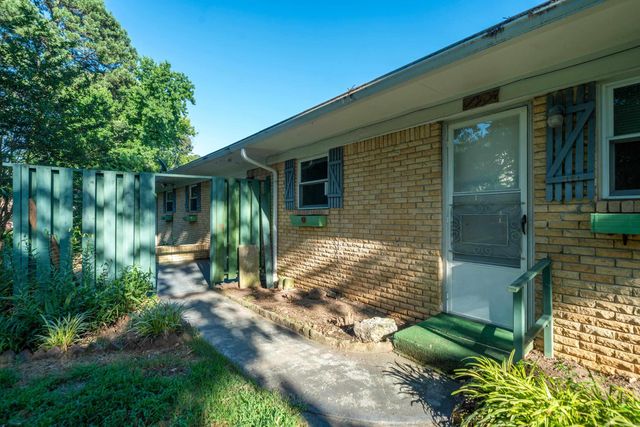 102 Dahlia St, Hot Springs, AR 71913