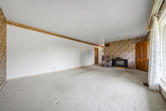 102 Dahlia St, Hot Springs, AR 71913