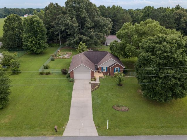 4019 Belle Orchard Dr, Fayetteville, TN 37334
