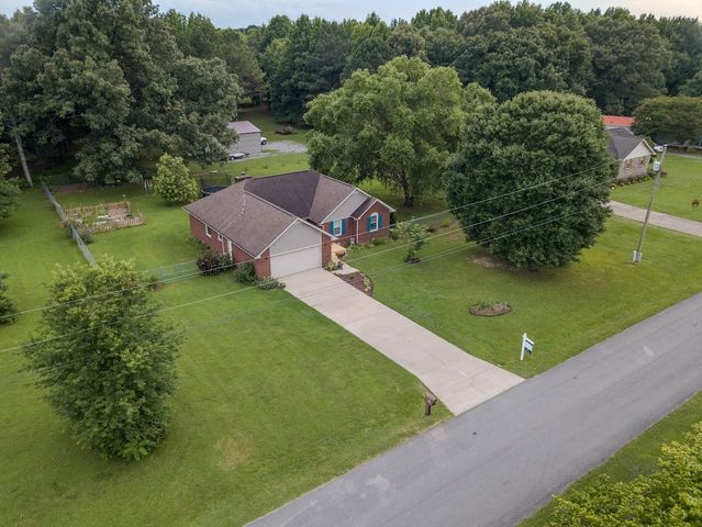 4019 Belle Orchard Dr, Fayetteville, TN 37334
