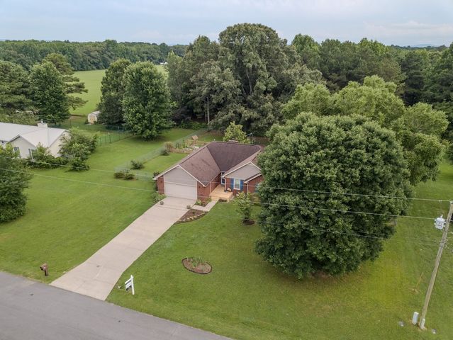 4019 Belle Orchard Dr, Fayetteville, TN 37334