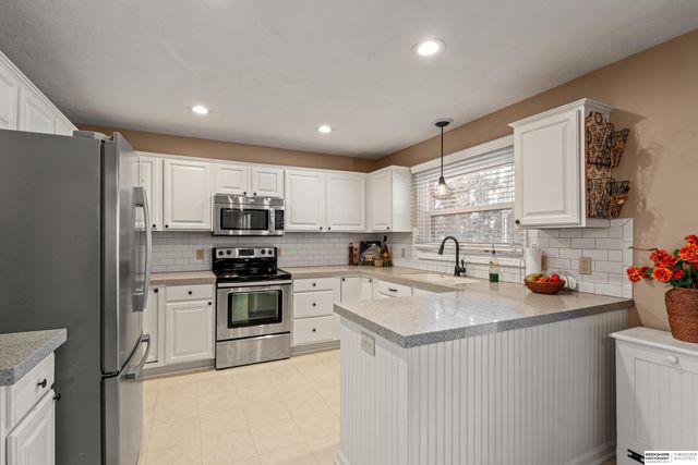 6728 S 162nd Avenue, Omaha, NE 68135