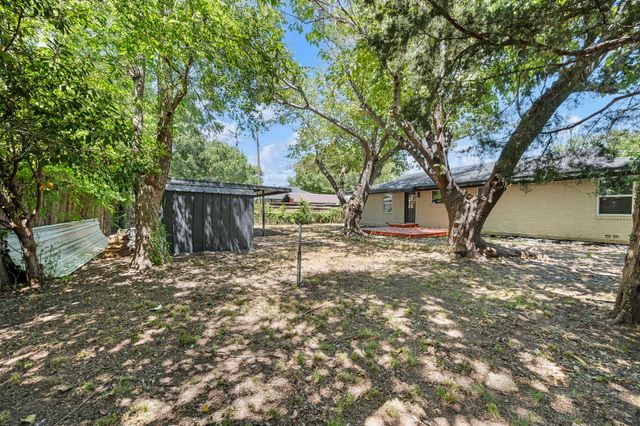 3557 Montreal Circle, Haltom City, TX 76117