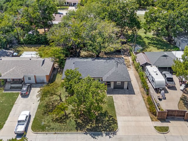 3557 Montreal Circle, Haltom City, TX 76117