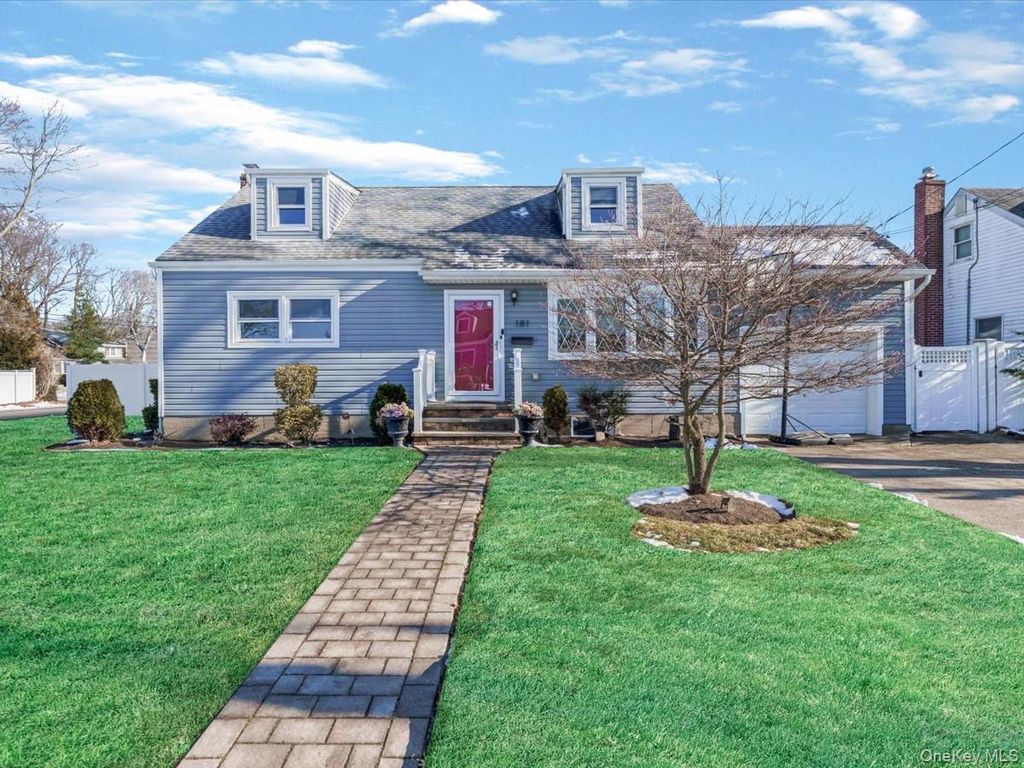 181 Whittier Avenue, North Babylon, NY 11703