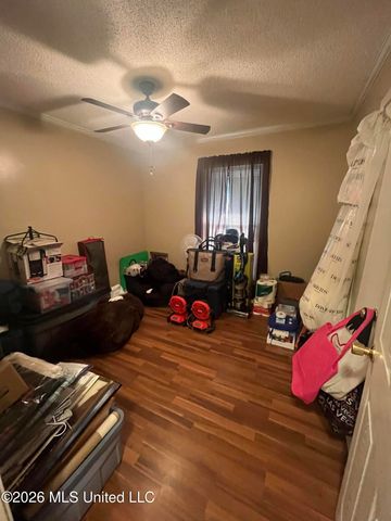 1976 N Cresthill, Southaven, MS 38671