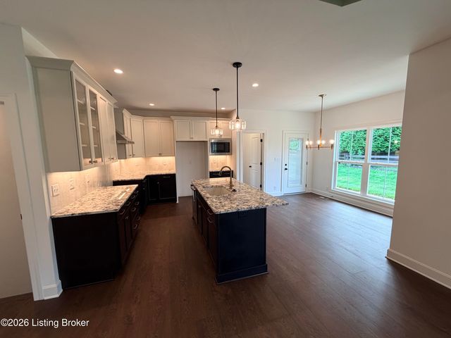 13000 Pond Creek Dr, Goshen, KY 40026
