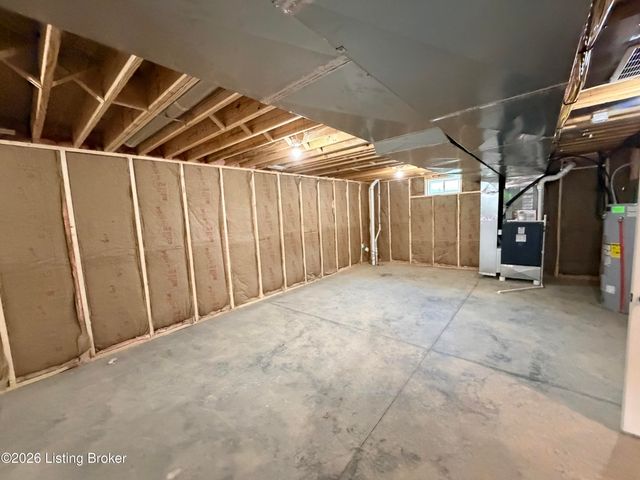 13000 Pond Creek Dr, Goshen, KY 40026
