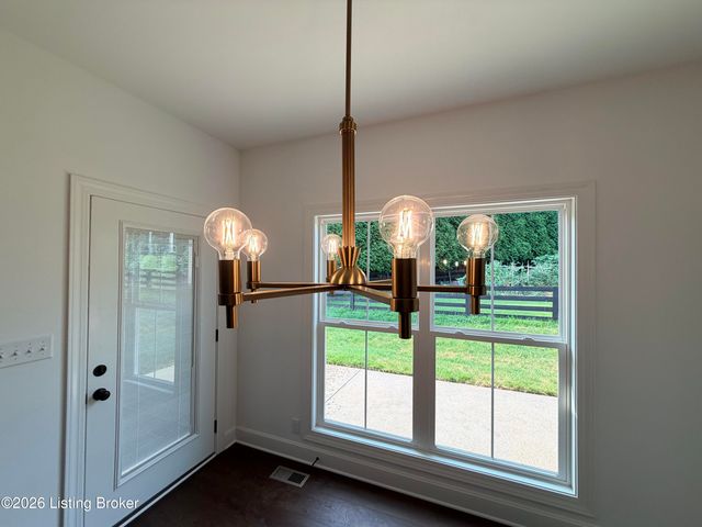 13000 Pond Creek Dr, Goshen, KY 40026