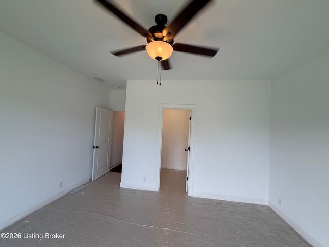 13000 Pond Creek Dr, Goshen, KY 40026