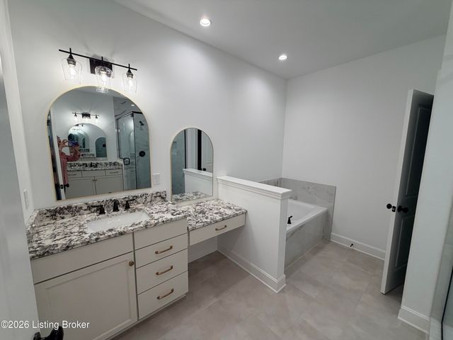 13000 Pond Creek Dr, Goshen, KY 40026