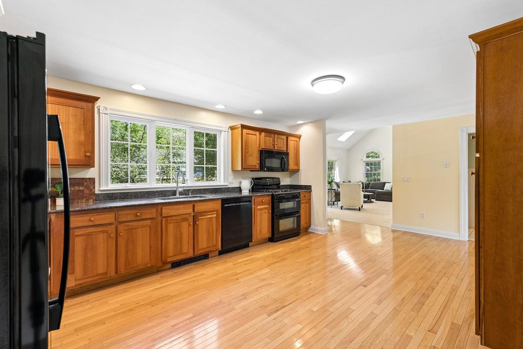 51 Oldfield Road, Yarmouth, ME 04096 — photo 5