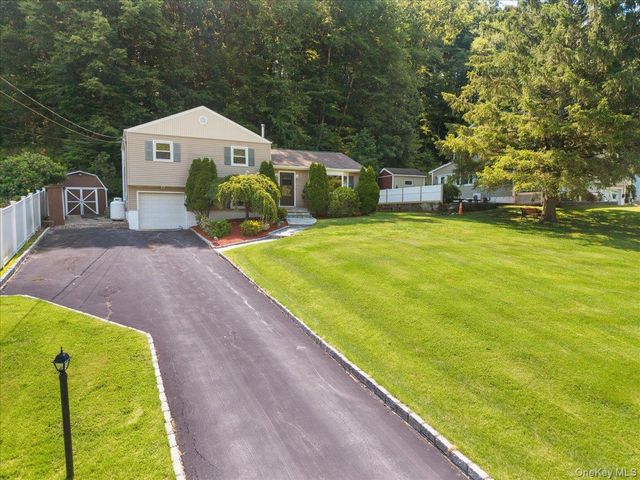 22 Knollwood Road, Cortlandt Manor, NY 10567