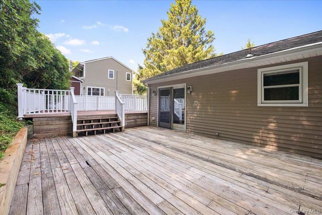22 Knollwood Road, Cortlandt Manor, NY 10567
