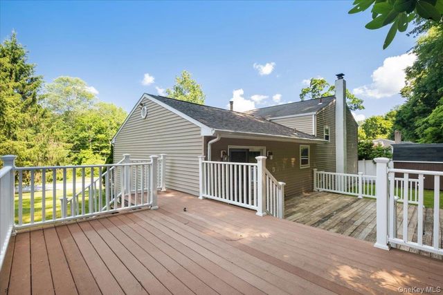 22 Knollwood Road, Cortlandt Manor, NY 10567