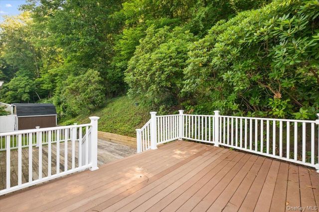 22 Knollwood Road, Cortlandt Manor, NY 10567
