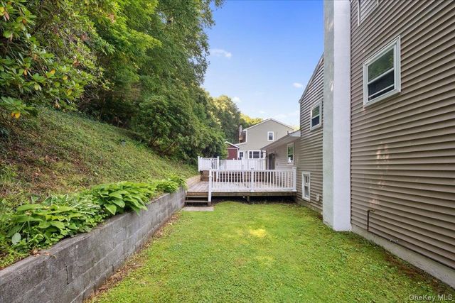 22 Knollwood Road, Cortlandt Manor, NY 10567