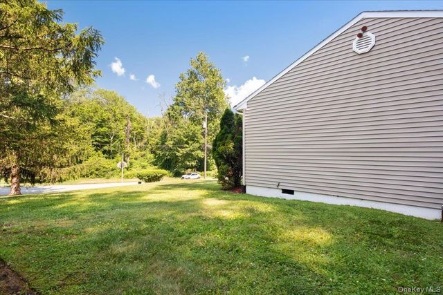 22 Knollwood Road, Cortlandt Manor, NY 10567