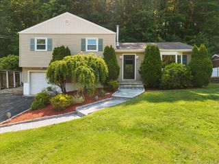 22 Knollwood Road, Cortlandt Manor, NY 10567