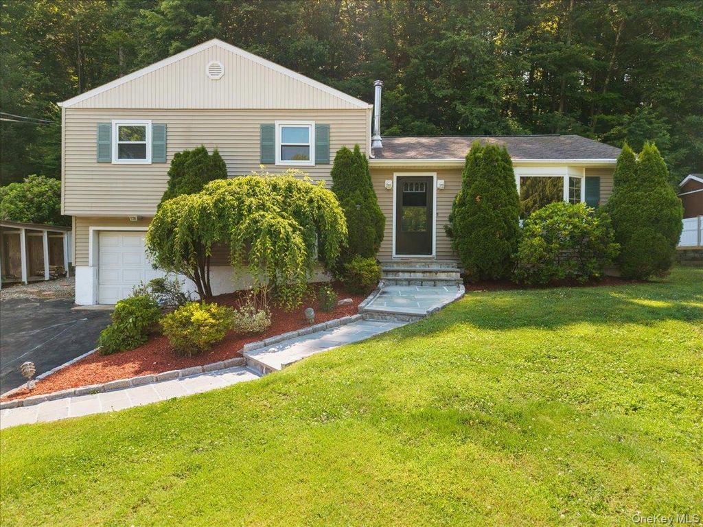22 Knollwood Road, Cortlandt Manor, NY 10567