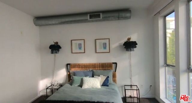 4151 Redwood Avenue 214, Los Angeles, CA 90066