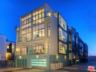 4151 Redwood Avenue 214, Los Angeles, CA 90066