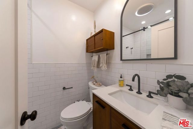 14333 Tiara Street, Van Nuys, CA 91401