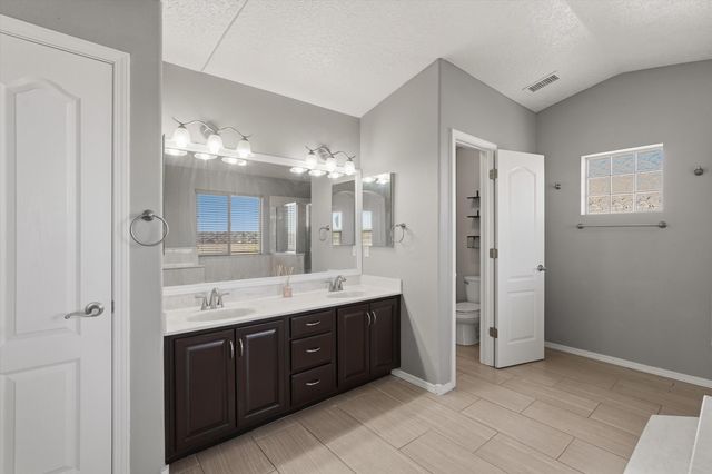1243 Mirador Loop NE, Rio Rancho, NM 87144