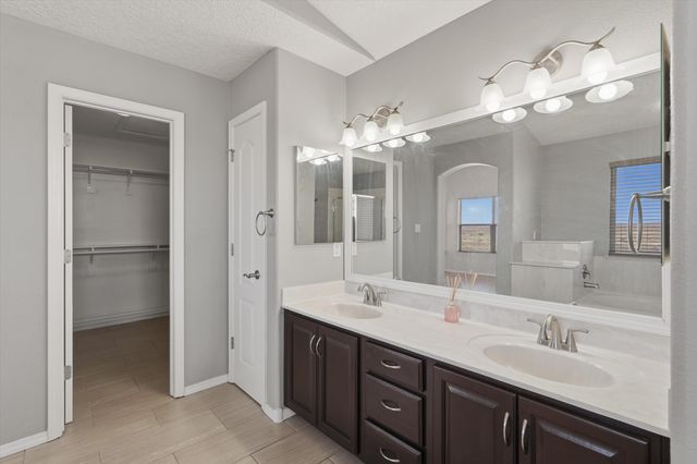 1243 Mirador Loop NE, Rio Rancho, NM 87144