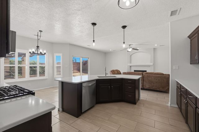 1243 Mirador Loop NE, Rio Rancho, NM 87144