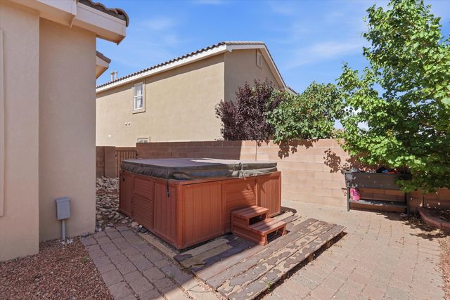 1243 Mirador Loop NE, Rio Rancho, NM 87144