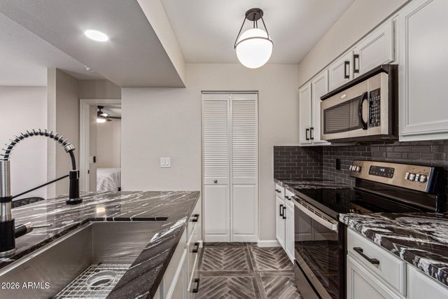 200 E SOUTHERN Avenue 242, Tempe, AZ 85282