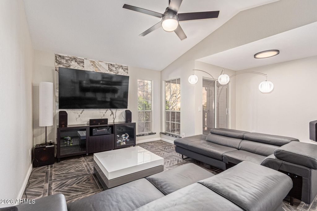 200 E SOUTHERN Avenue 242, Tempe, AZ 85282