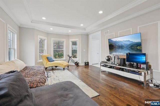 680 Soldier Hill Road, Oradell, NJ 07649