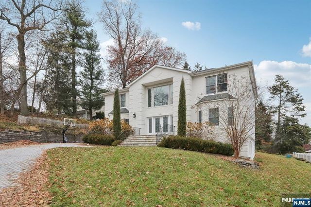 680 Soldier Hill Road, Oradell, NJ 07649