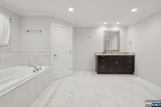 680 Soldier Hill Road, Oradell, NJ 07649