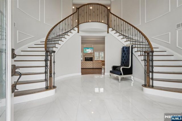 680 Soldier Hill Road, Oradell, NJ 07649