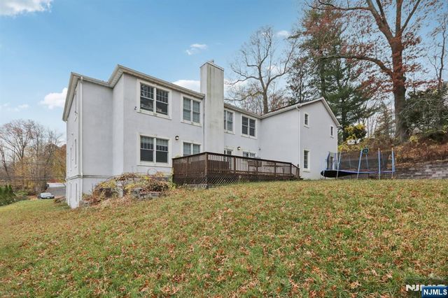 680 Soldier Hill Road, Oradell, NJ 07649