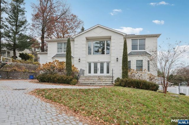 680 Soldier Hill Road, Oradell, NJ 07649