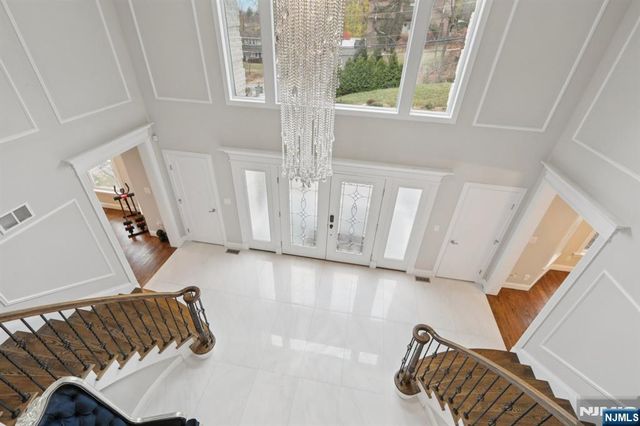 680 Soldier Hill Road, Oradell, NJ 07649