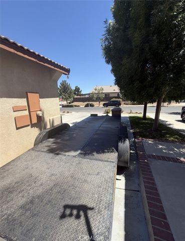 13878 Adams, Oak Hills, CA 92344