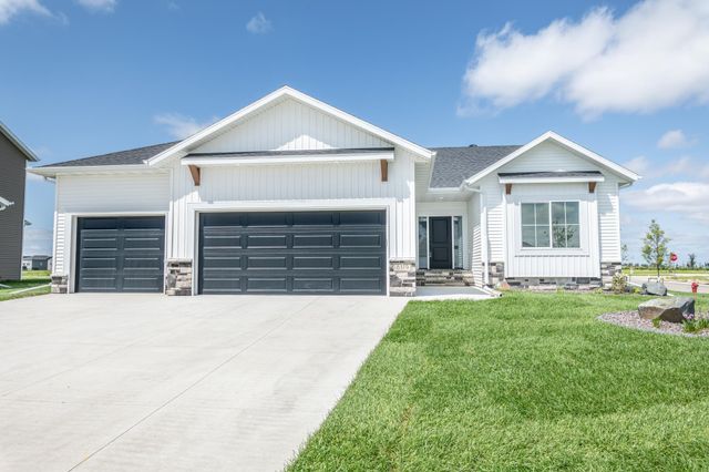 8319 59 Street S, Horace, ND 58047